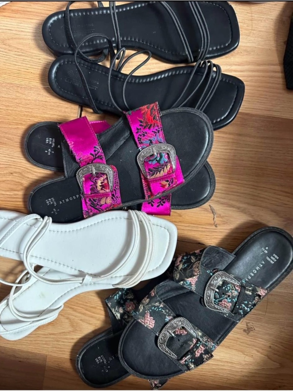 4 pairs of sandals (spring/summer/vacation)